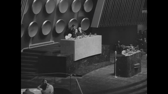 426th Plenary Meeting of General Assembly: 7th Session - Part 1