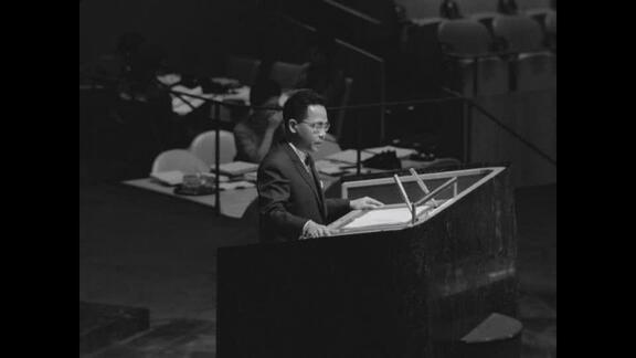 1215th, 1216th Plenary Meetings of General Assembly: 18th Session