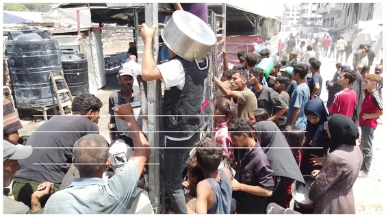 Hambre en Gaza: una batalla diaria por una cuchara de lentejas