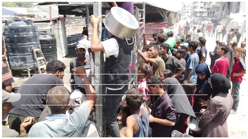 Hambre en Gaza: una batalla diaria por una cuchara de lentejas