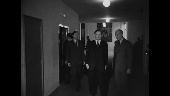 1st Meeting (Closed) of Sub-Committee on Disarmament