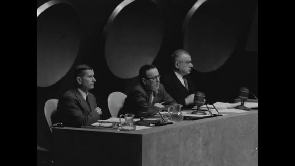 401st Plenary Meeting of General Assembly: 7th Session - Part 2