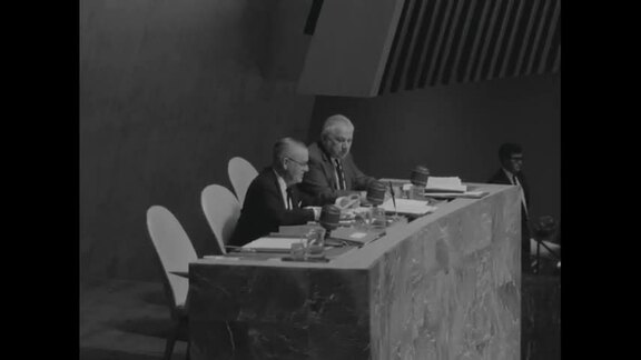 915th, 916th Plenary Meetings of General Assembly: 15th Session