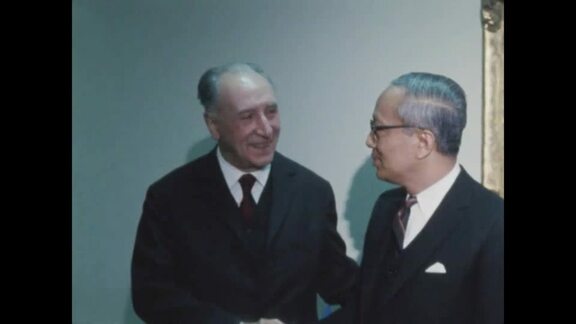 Secretary-General Meets Italian Officials