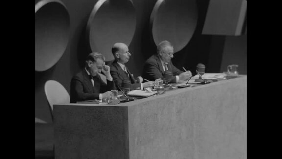 492nd Plenary Meeting of General Assembly: 9th Session - Part 2