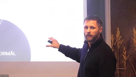 Thumbnail for Erfaringer med at skabe en med-ledende organisation indefra