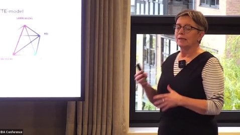 Thumbnail for Hvordan har daginstitutioner i Københavns Kommune implementeret sundhedsmiljø? Ved Vibeke Andersen, arbejdsmiljøkonsulent og -underviser, fysioterapeut, Københavns Kommune