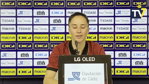 Miniatura para Julia Lago: &quot;Muy contenta de poder ayudar siempre al equipo&quot; (04/02/2024)