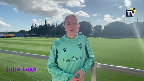Miniatura para Julia Lago: &quot;El fútbol femenino también vale lo mismo que el fútbol masculino&quot;
