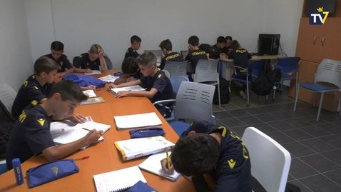 Miniatura para Tres canteranos, galardonados por el Aula de Fútbol de la UCA