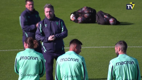 Miniatura para la entrada El equipo completó el último entrenamiento antes de viajar a Gijón (14/01/22)