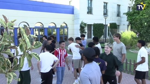 Miniatura para First day in Cádiz for the boys of Cádiz CF Academy.