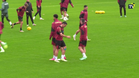 Miniatura para Sesión lluviosa para comenzar a preparar la visita al RC Celta
