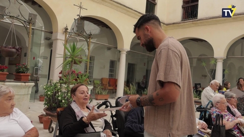 Miniatura para Emotiva visita del Cádiz CF a la Residencia Fragela (18/09/2024)