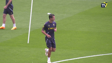 Miniatura para Trabajo en el estadio un día antes de recibir al Celta (27-05-23)
