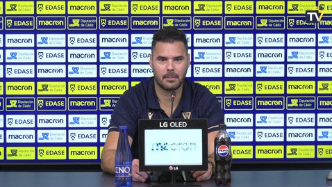 Miniatura para Javi Navarro: &quot;Te crean esas ocasiones de gol que son letales&quot; (01/12/2024)