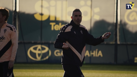 Miniatura para El primer equipo retoma los entrenamientos