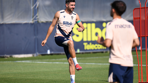Miniatura para Última sesión para preparar el partido del domingo