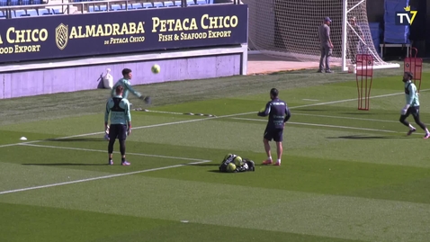Miniatura para Trabajo en el estadio un día antes de recibir al Betis (08-04-22)