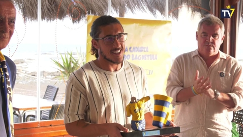 Miniatura para Pacha Espino fue galardonado con el premio de la peña Fernando Baguetina