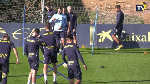 Miniatura para El equipo completó su último entrenamiento antes de visitar Valencia (05-01-23)