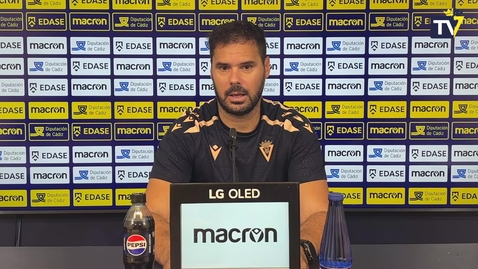 Miniatura para Javi Navarro: &quot;Estamos incidiendo en pequeños detalles para afrontar el partido del domingo&quot; (04/10/2024)