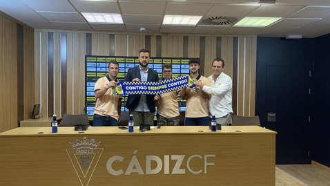 Miniatura para Moisés, Juanje y Gonzalo seguirán en el Cádiz CF Genuine