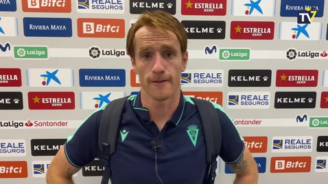 Miniatura para Álex Fernández: &quot;Pensamos ya en la visita del Alavés&quot;