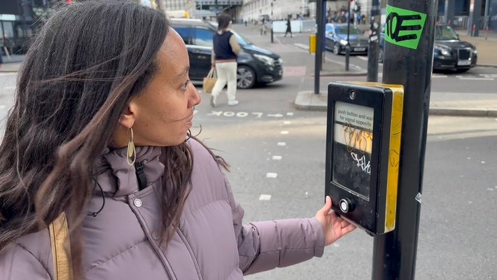 London vs Paris: Accessible Pedestrian Signals