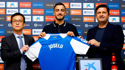 Miniatura para la entrada Presentación de Joselu como nuevo jugador del RCD Espanyol
