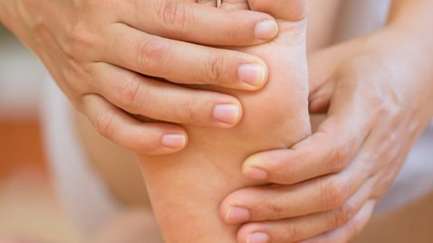 Thumbnail for entry Health Hack: Cotton Swab to Stop an Ingrown Toenail