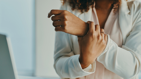 Thumbnail for Is My Wrist Sprained or Fractured?