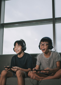 in what ways do video games affect children and teenagers